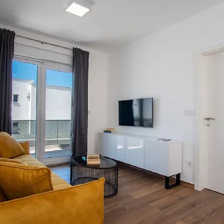 With A Parking Space Simuni, Pag - 19861 Apartment *