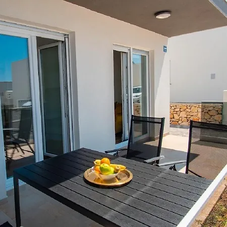 With Parking Space Simuni, Pag - 19861