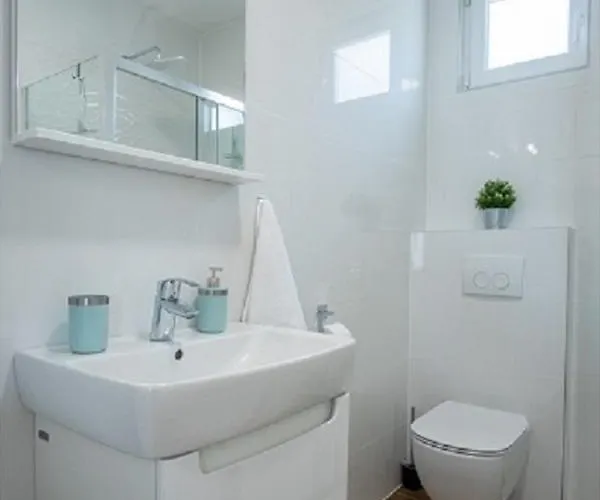 With Parking Space Simuni, Pag - 19861 * 콜란